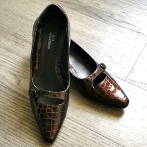 Ros Hommerson patent fine leather crodile pattern mary jane kitten heels Size 8